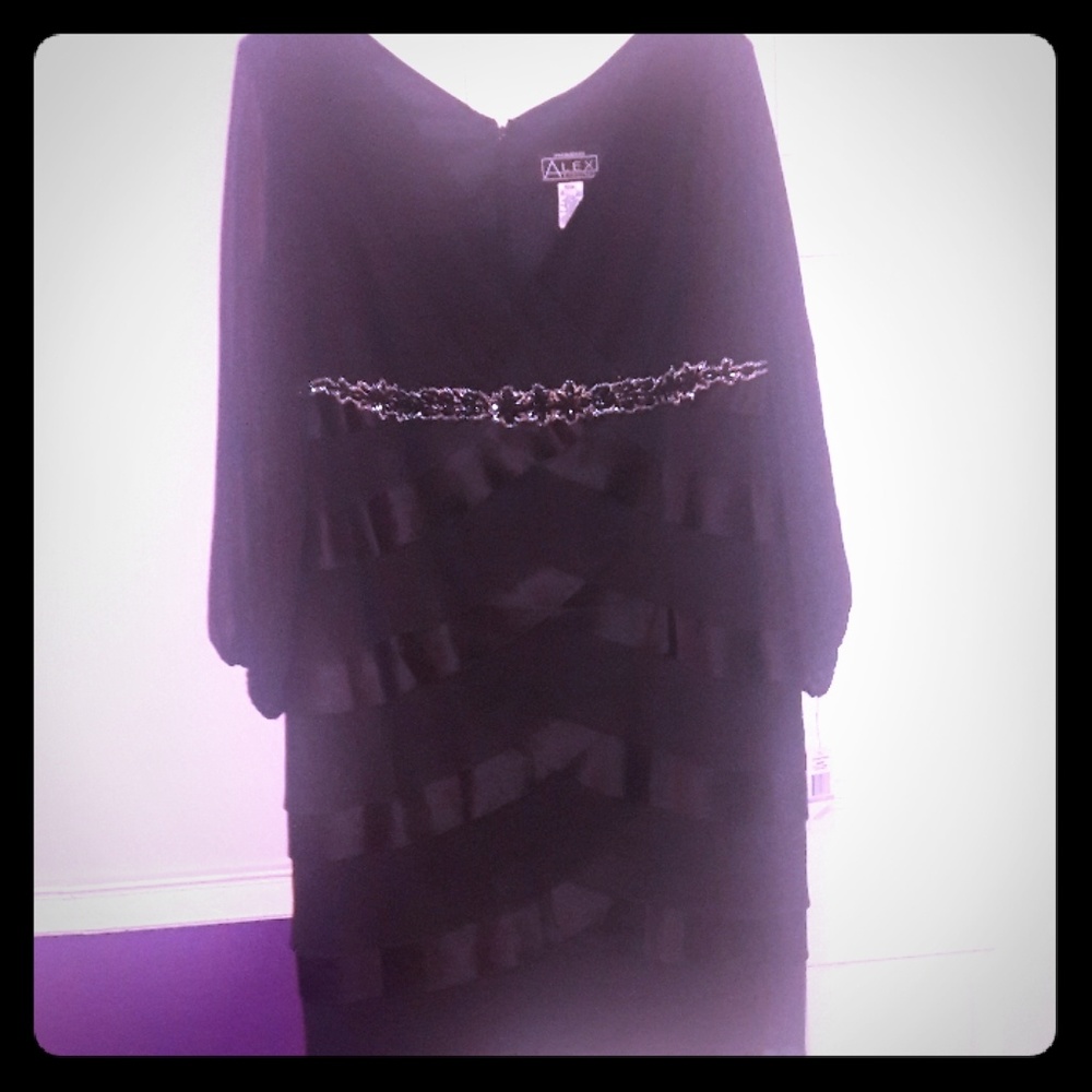 🖤CLASSIC BLACK DRESS🖤